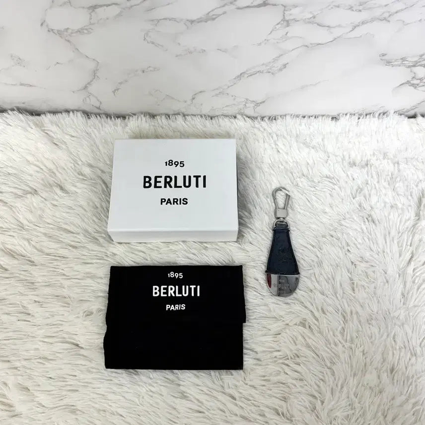 [BUNJANG] Berluti Shoehorn Key Holder Navy / [풀박스] 벨루티 슈혼 키 홀더 네이비