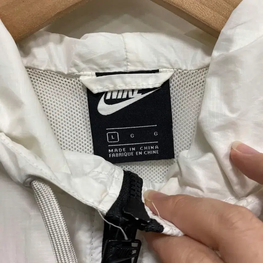[SOLD OUT] 나이키 윈드러너 바람막이 판매