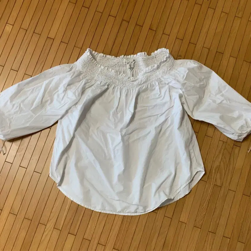 [SOLD OUT] H&amp;M오프숄더블라우스
