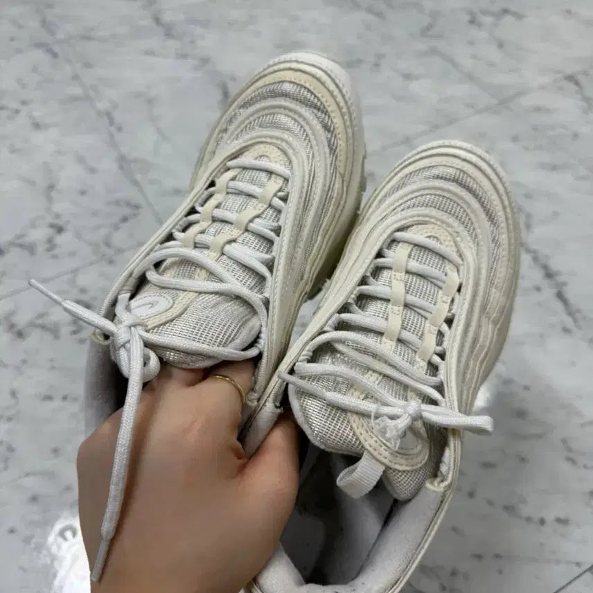 [SOLD OUT] 나이키 에어맥스 240