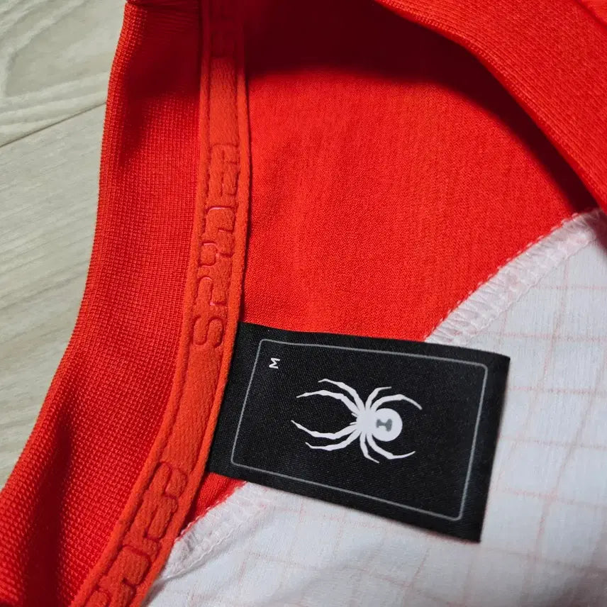 [BUNJANG] Spider Orange/White Short Sleeve T-shirt (Size M) / 스파이더 오렌지/화이트 반팔 티셔츠 M
