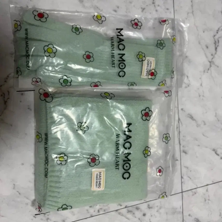 [SOLD OUT] 마크모크 장갑 &amp; 목도리 세트