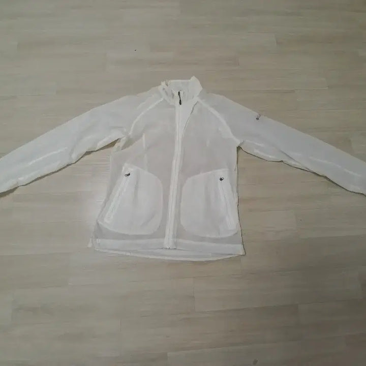 [SOLD OUT] 새거수준 컬럼비아 정품 여성점퍼 얇은 바람막이점퍼 사이즈 95