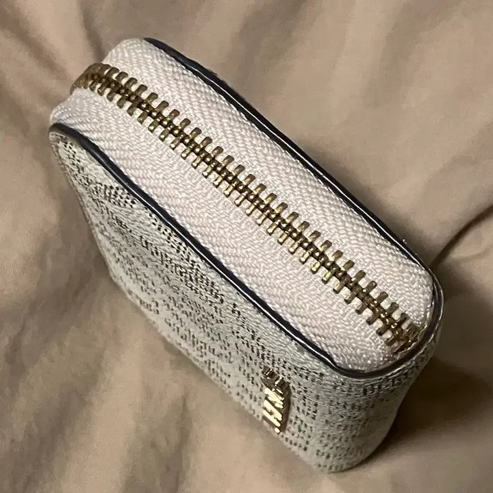 [SOLD OUT] 마이클코어스(MICHAEL KORS)집업 지갑 MK로고