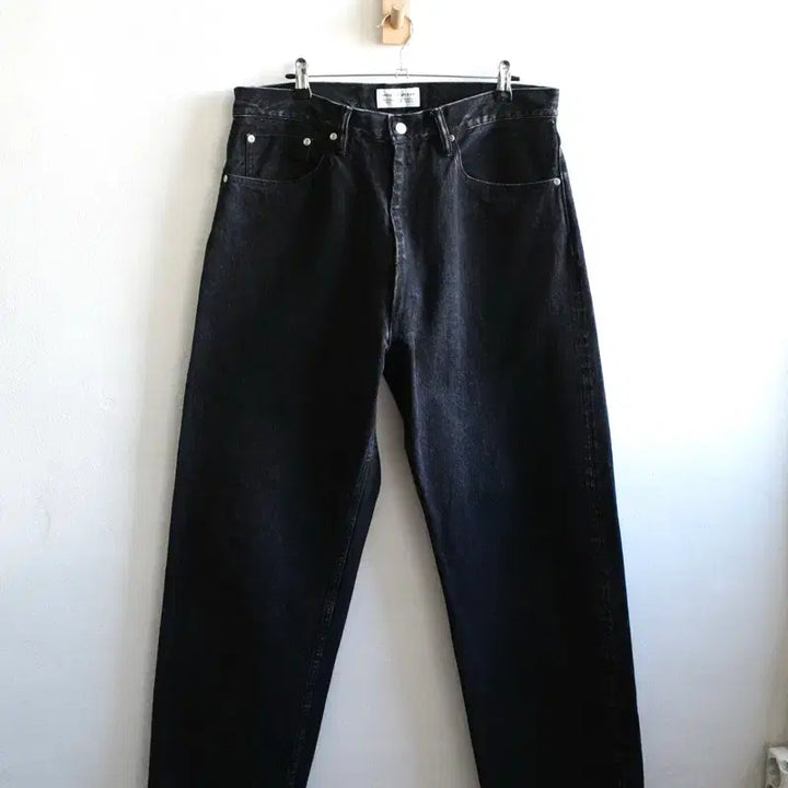 [SOLD OUT] 엔즈앤드민즈 5포켓 데님 블랙