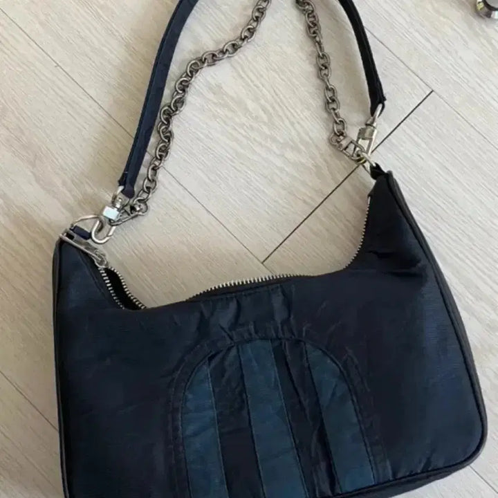 [SOLD OUT] 아디다스 블랙 체인 숄더백