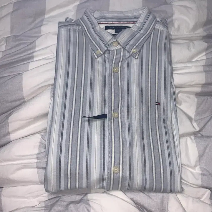 [BUNJANG] Tommy Hilfiger 타미힐피거 스트라이프 긴팔남방 105 사이즈 / Tommy Hilfiger 타미힐피거 스트라이프 긴팔남방 105 사이즈