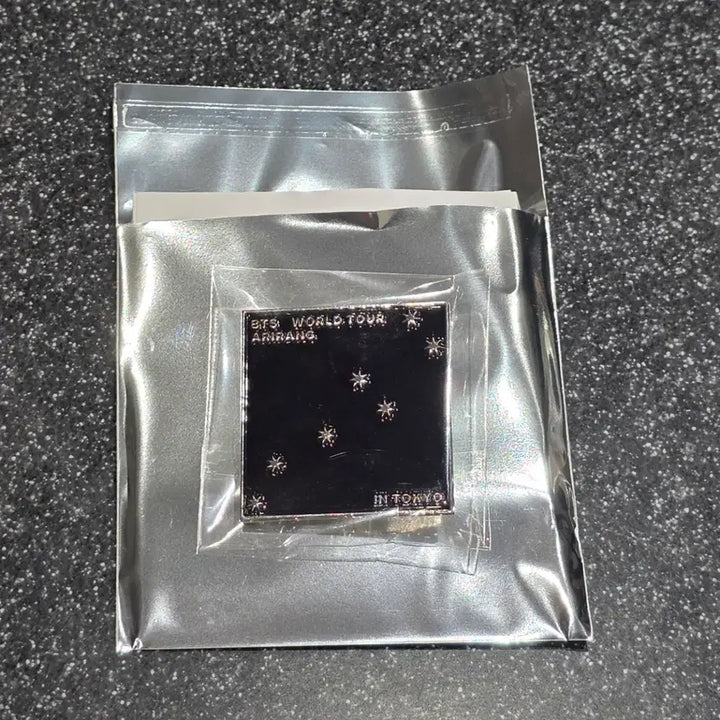 [BUNJANG] BTS Tokyo Dome Concert Limited Edition Zodiac Badge / 방탄 도쿄돔 콘서트 굿즈 일본 한정 뱃지 네모 별자리
