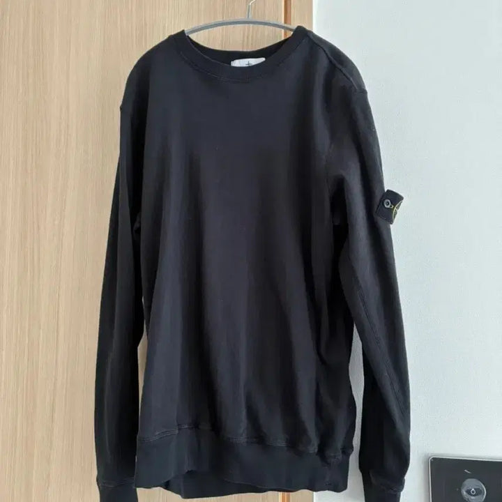 [SOLD OUT] 스톤아일랜드 블랙 맨투맨