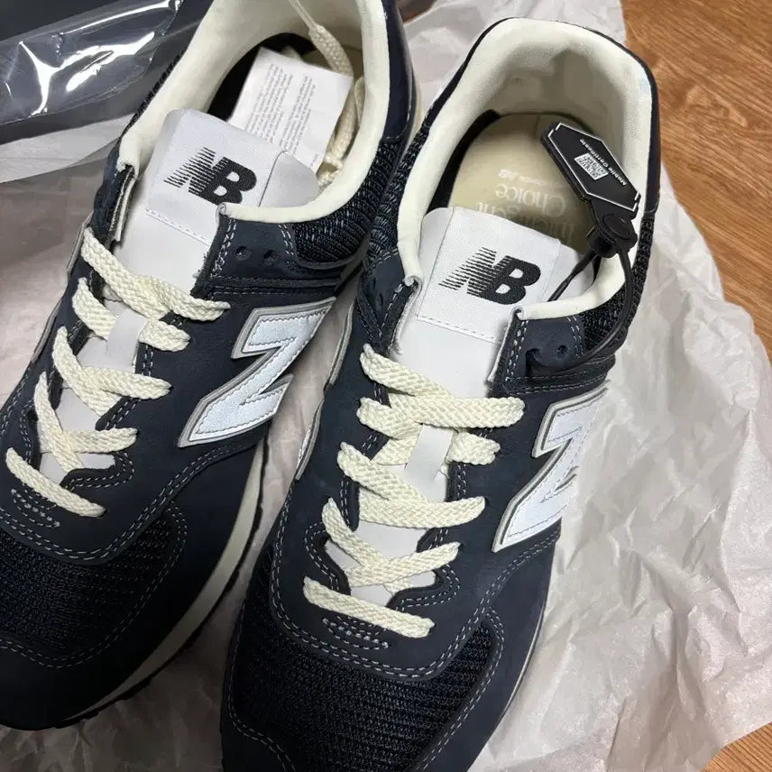 [SOLD OUT] 뉴발란스x포터리 574 프리미엄 하드 네이비 275