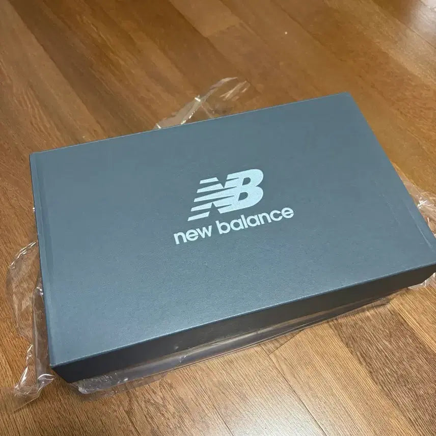 [SOLD OUT] 뉴발란스x포터리 574 프리미엄 하드 네이비 275