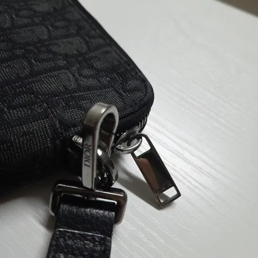 [SOLD OUT] 디올 A5 파우치 블랙 디올 오블리크 자카드(아이패드)