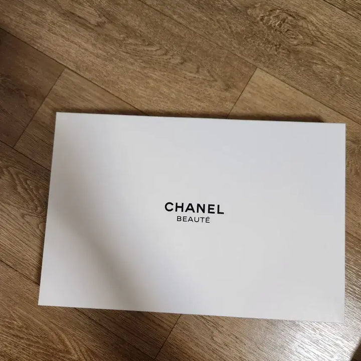 [SOLD OUT] 샤넬 뷰티 에코백
