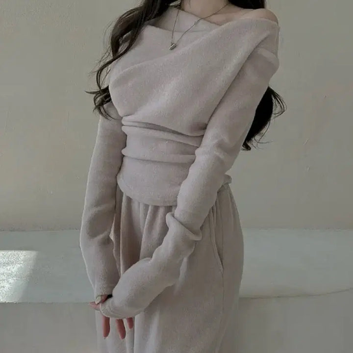 [BUNJANG] Drape Shirring Off-Shoulder Two-Piece Training Set / (set)드레이프 셔링 오프숄더 투피스 트레이닝세트 트레이닝셋업