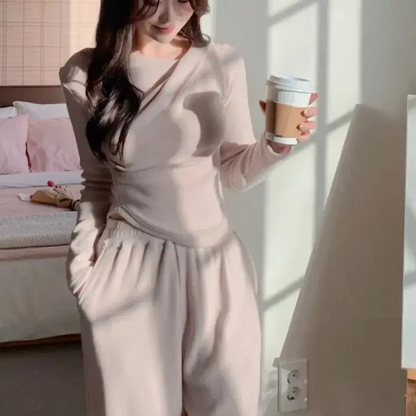 [BUNJANG] Drape Shirring Off-Shoulder Two-Piece Training Set / (set)드레이프 셔링 오프숄더 투피스 트레이닝세트 트레이닝셋업