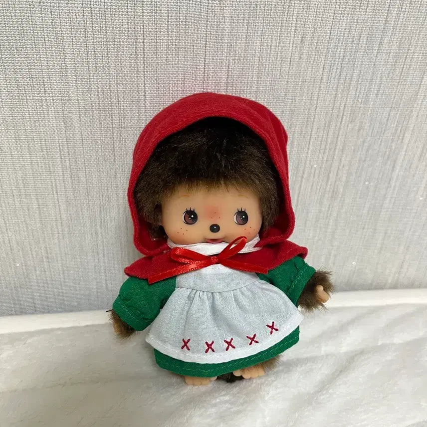 [BUNJANG] Monchhichi Red Riding Hood Doll / 몬치치 빨강망토 빨간 모자 인형 굿즈