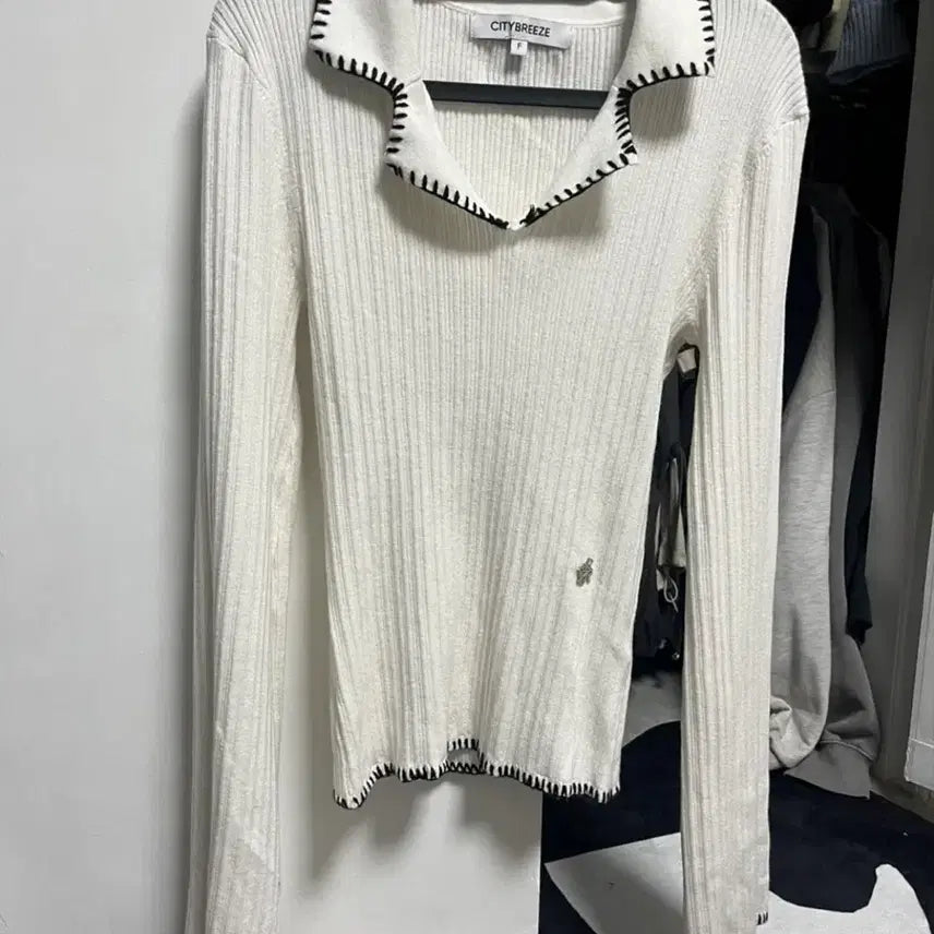 [BUNJANG] Citybreeze Stitch Point Knit Long Sleeve Ivory / 시티브리즈 카라 스티치 포인트 니트 롱슬리브 아이보리