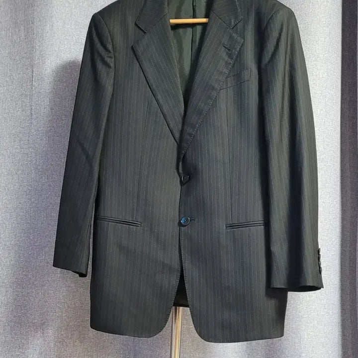 [SOLD OUT] 아르마니 꼴레지오니 스트라이프 수트 자켓  100싸이즈