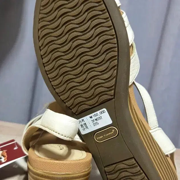 [BUNJANG] Hush Puppies Wedge Heel Sandals / 허시파피 스트랩 포인트 웨지힐 샌들 225 새제품(박스낡음)