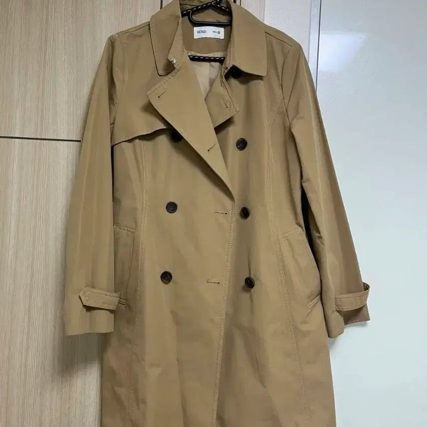 [BUNJANG] MIXXO Beige Double Button Trench Coat / 미쏘 베이지 더블 버튼 트렌치 코트