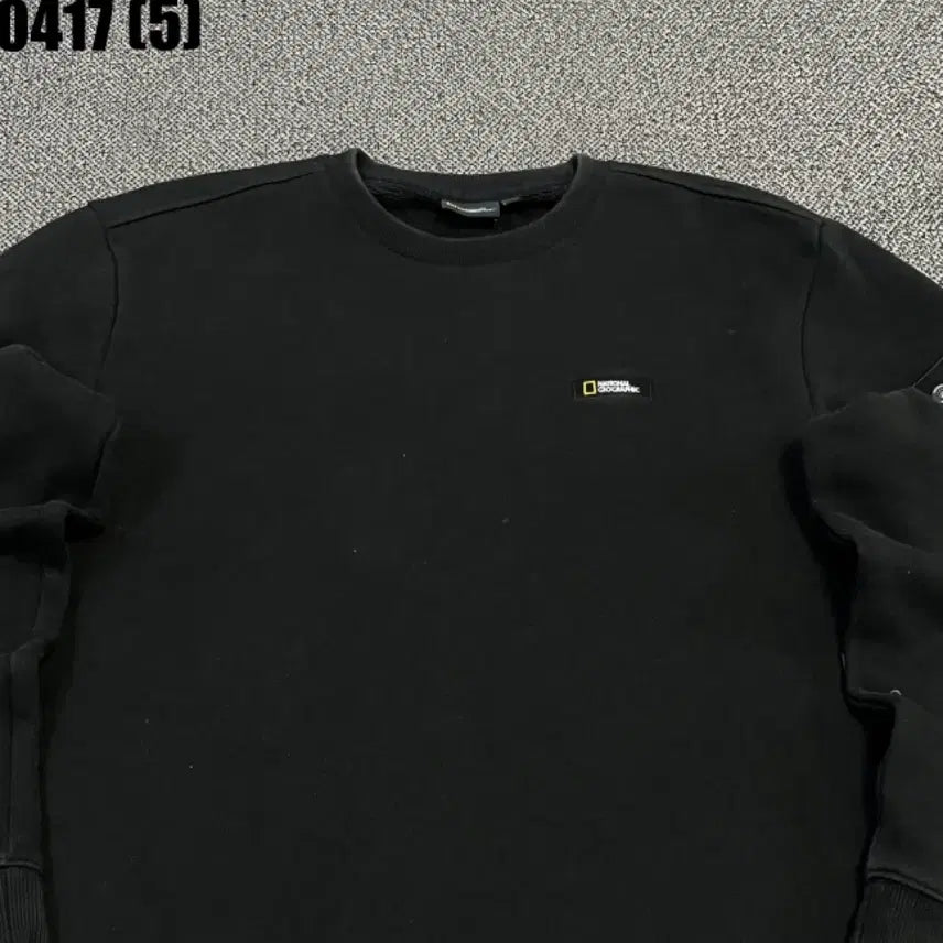 [BUNJANG] National Geographic Black Crewneck Sweatshirt / 내셔널지오그래픽 검정색 맨투맨 티셔츠