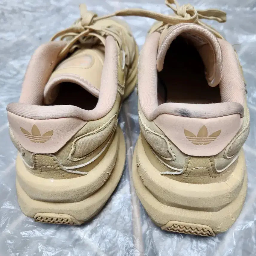 [BUNJANG] Adidas Zentic W Beige Sneakers (235) / 11/아디다스 젠틱 W 베이지 스니커즈 신발 235