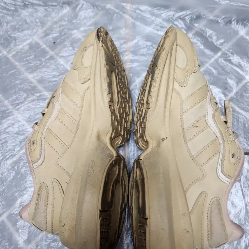 [BUNJANG] Adidas Zentic W Beige Sneakers (235) / 11/아디다스 젠틱 W 베이지 스니커즈 신발 235