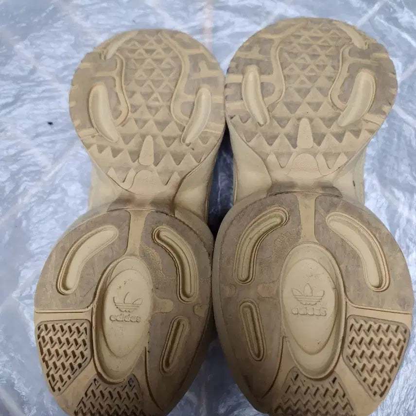 [BUNJANG] Adidas Zentic W Beige Sneakers (235) / 11/아디다스 젠틱 W 베이지 스니커즈 신발 235