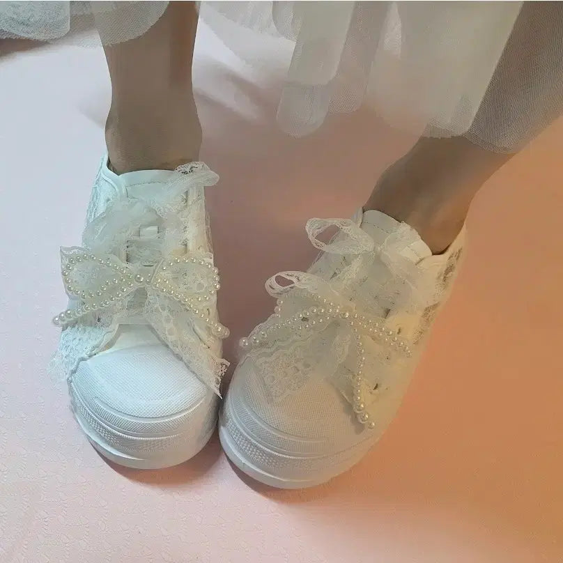 [BUNJANG] Comfortable Lace and Pearl Embellished Height-Increasing Sneakers / 1회잠깐 착화)발이 편한 키높이 레이스 진주 운동화/225mm