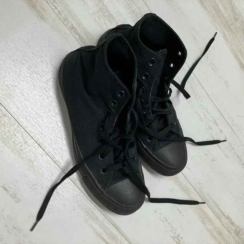 [BUNJANG] Converse High-Top All Black Sneakers / 컨버스 하이탑 올블랙 235