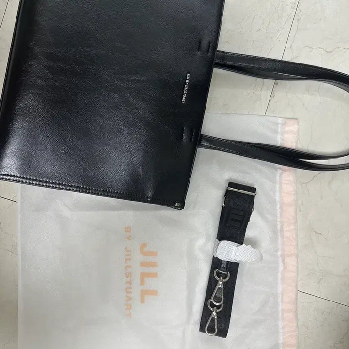 [BUNJANG] Jill by Jill Stuart Medium Black Leather Shoulder Bag (Jjueonni Collabo) / 질바이질스튜어트 미디움(m) 블랙 레더 숄더백 (쭈언니 콜라보)