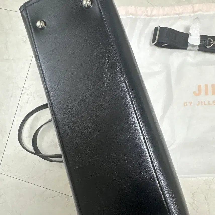 [BUNJANG] Jill by Jill Stuart Medium Black Leather Shoulder Bag (Jjueonni Collabo) / 질바이질스튜어트 미디움(m) 블랙 레더 숄더백 (쭈언니 콜라보)