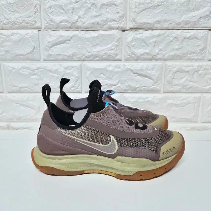 [SOLD OUT] 나이키 ACG 줌 에어 AO 카키 아웃도어 운동화 240mm