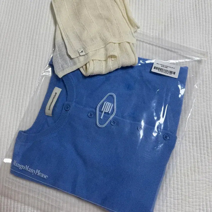 [BUNJANG] Mango Many Please Round Neck Cardigan Blue / 망고매니플리즈 라운드넥 가디건 블루
