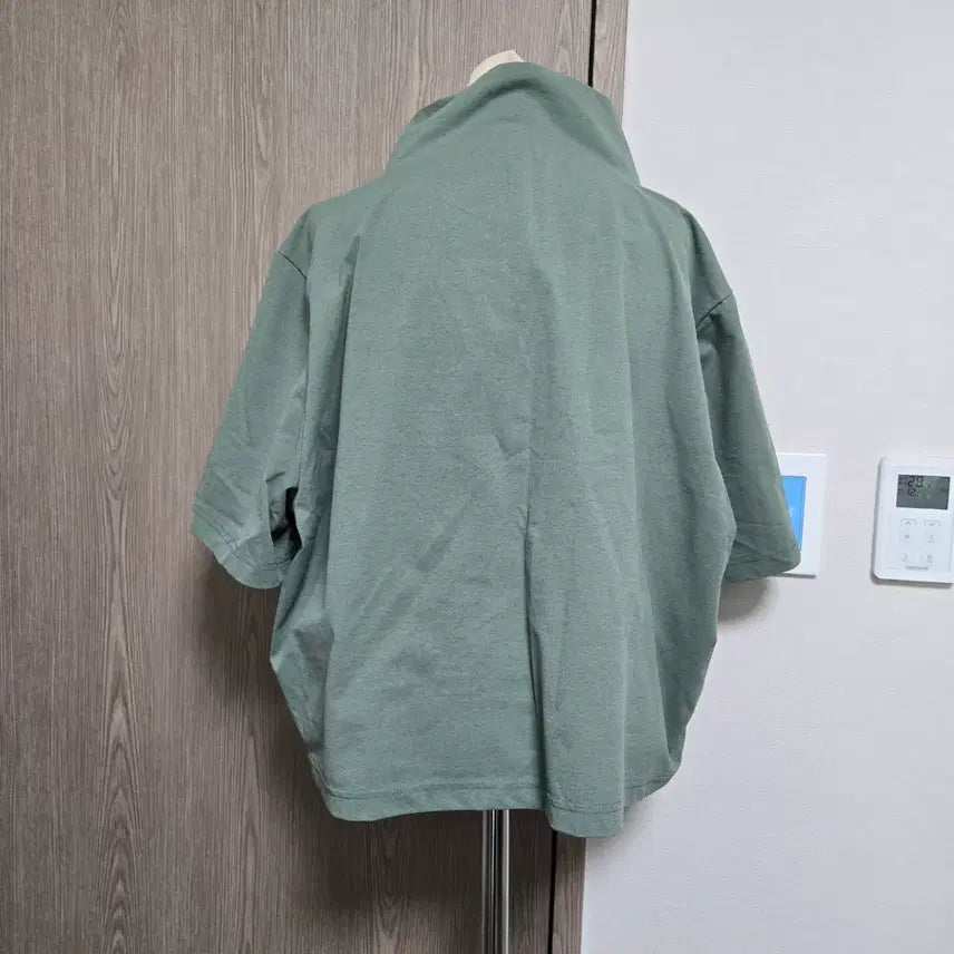 [BUNJANG] 이상봉 민트색 반팔 하이넥 티셔츠 / 이상봉 민트색 반팔 하이넥 티셔츠