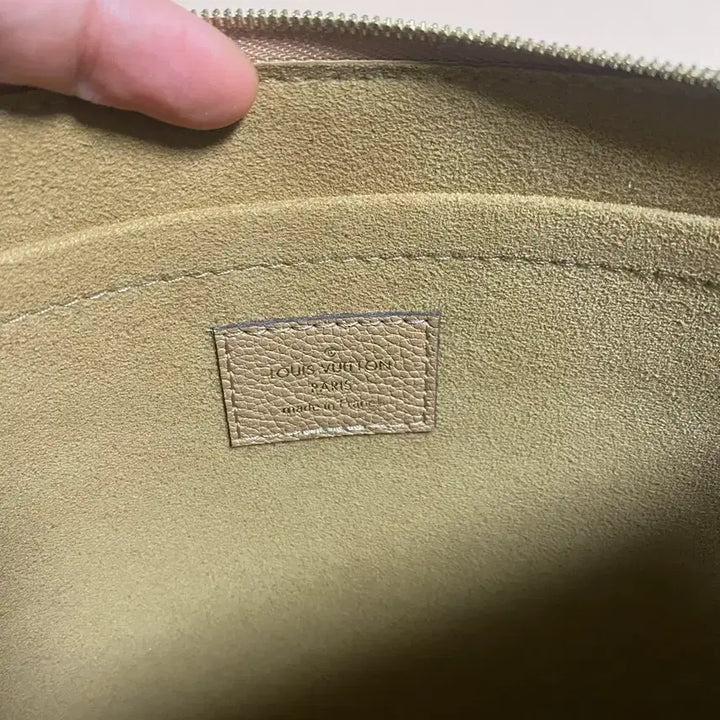 [BUNJANG] Louis Vuitton Daily Pouch Sesame Clutch / 루이비통 클러치 데일리 파우치 세서미