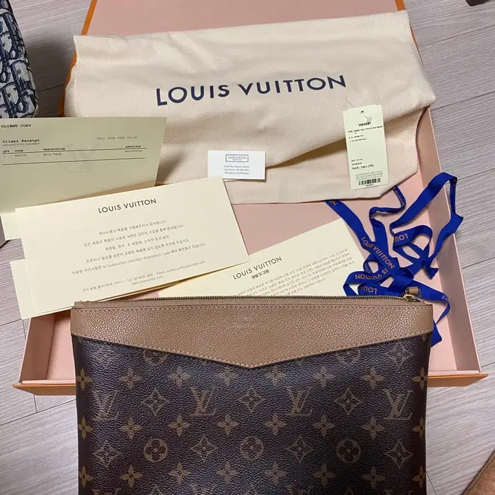 [BUNJANG] Louis Vuitton Daily Pouch Sesame Clutch / 루이비통 클러치 데일리 파우치 세서미