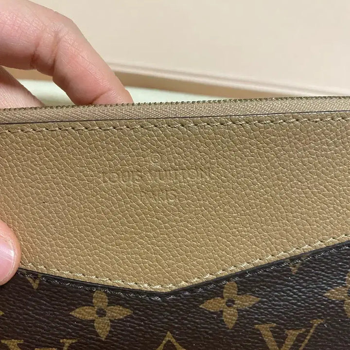 [BUNJANG] Louis Vuitton Daily Pouch Sesame Clutch / 루이비통 클러치 데일리 파우치 세서미