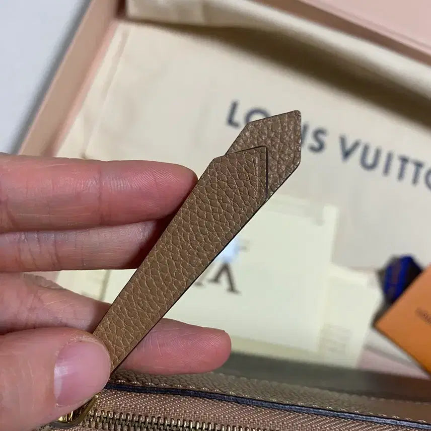 [BUNJANG] Louis Vuitton Daily Pouch Sesame Clutch / 루이비통 클러치 데일리 파우치 세서미