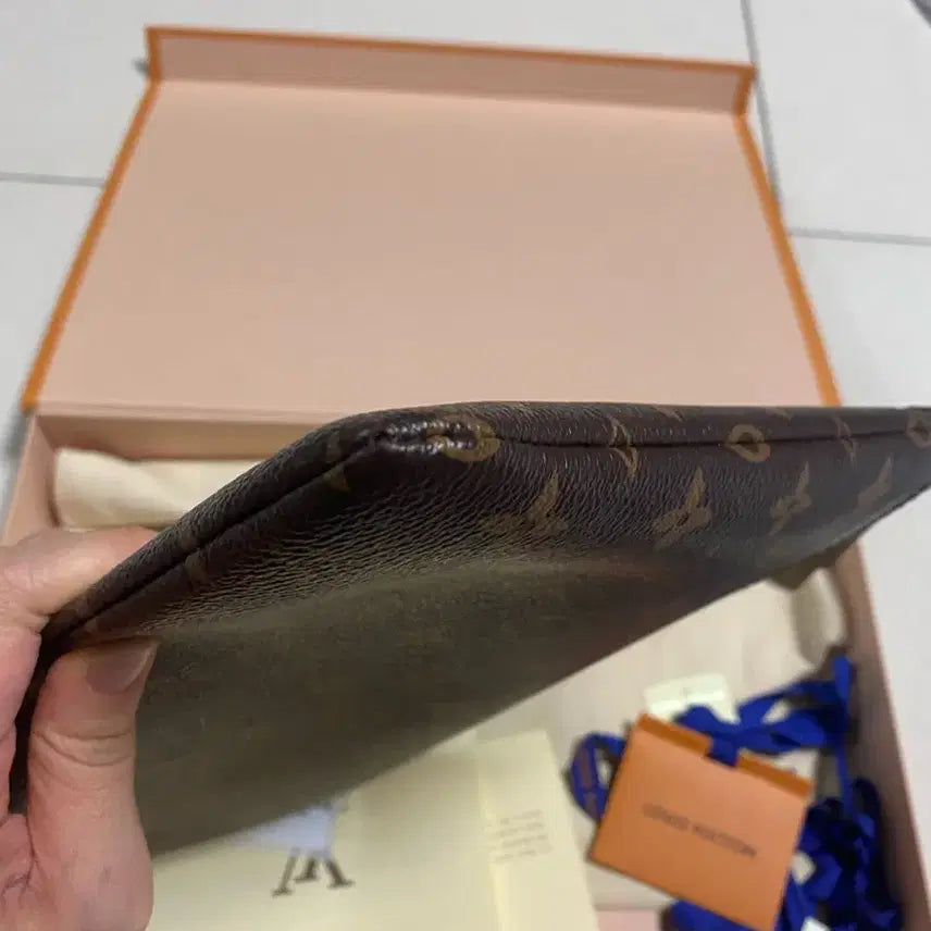 [BUNJANG] Louis Vuitton Daily Pouch Sesame Clutch / 루이비통 클러치 데일리 파우치 세서미