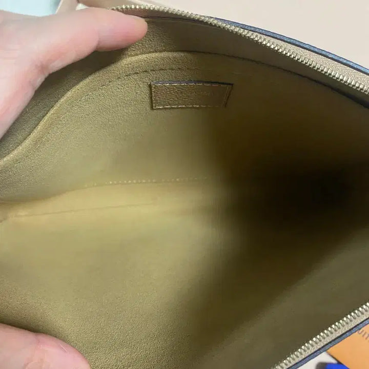 [BUNJANG] Louis Vuitton Daily Pouch Sesame Clutch / 루이비통 클러치 데일리 파우치 세서미