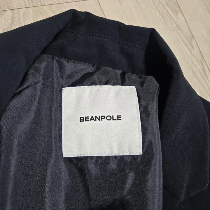 [SOLD OUT] 빈폴 23년3월식 반팔 기본스타일 자켓 딥네이비 여성용