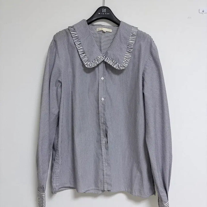 [SOLD OUT] 마쥬 스트라이프 프릴 블라우스