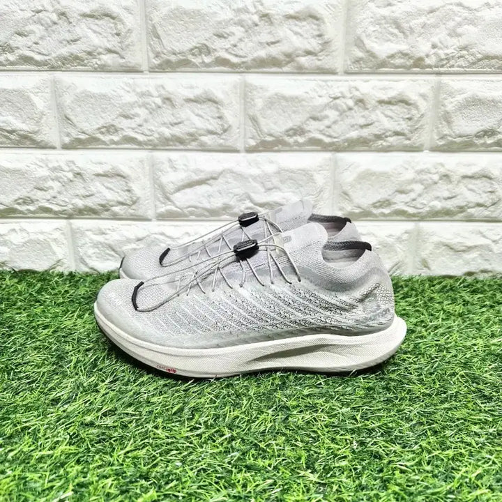 [SOLD OUT] 살로몬 트레일 런닝화 운동화 240mm