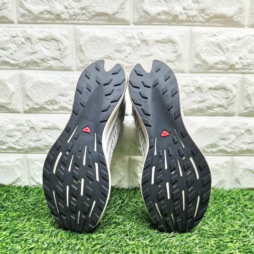 [SOLD OUT] 살로몬 트레일 런닝화 운동화 240mm