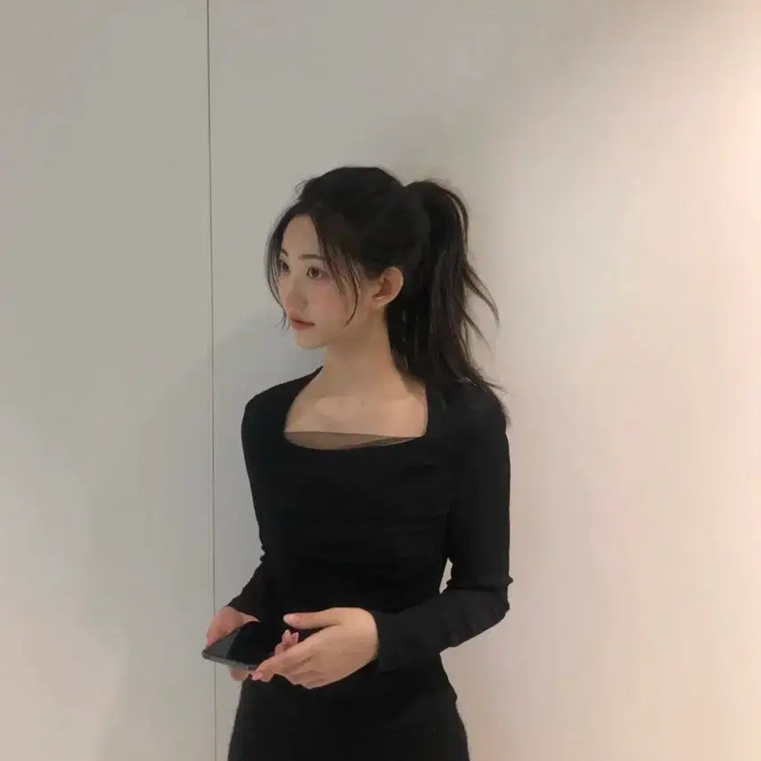 [BUNJANG] Jenio Anne Square Tee Black / 제니오 안느 스퀘어티 블랙