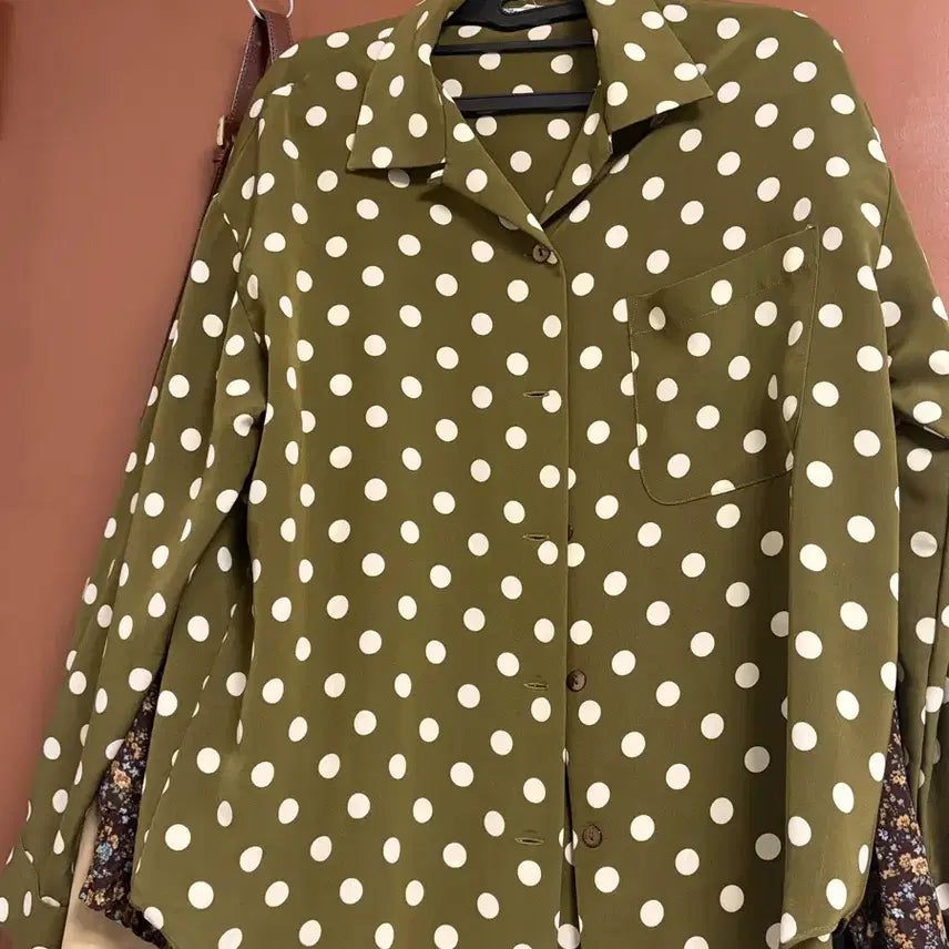 [BUNJANG] Dot Pattern Khaki Blouse / 도트무늬 카키블라우스