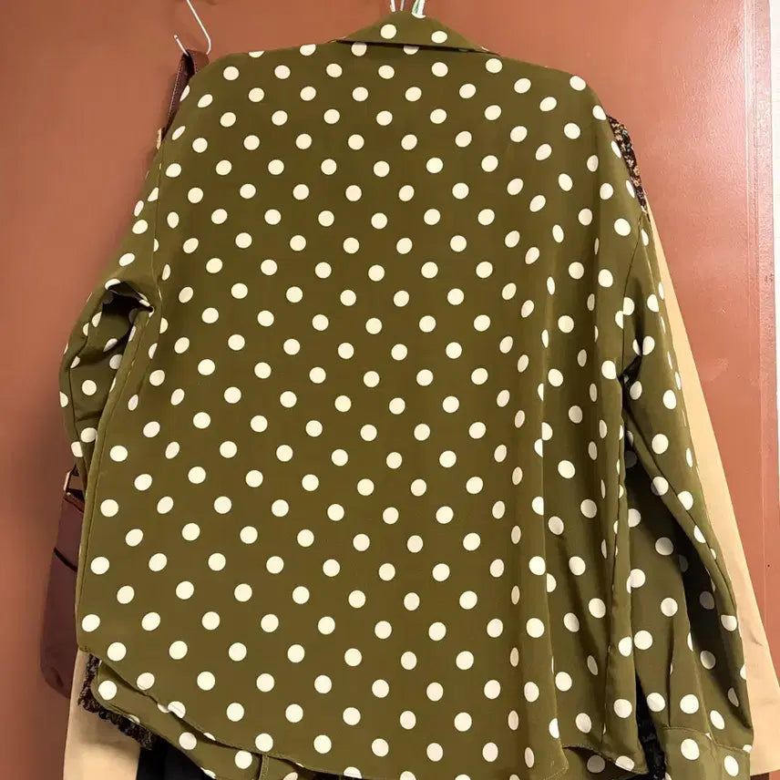 [BUNJANG] Dot Pattern Khaki Blouse / 도트무늬 카키블라우스