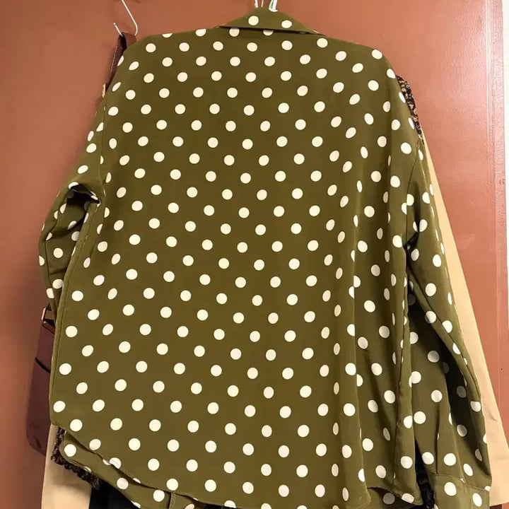 [BUNJANG] Dot Pattern Khaki Blouse / 도트무늬 카키블라우스