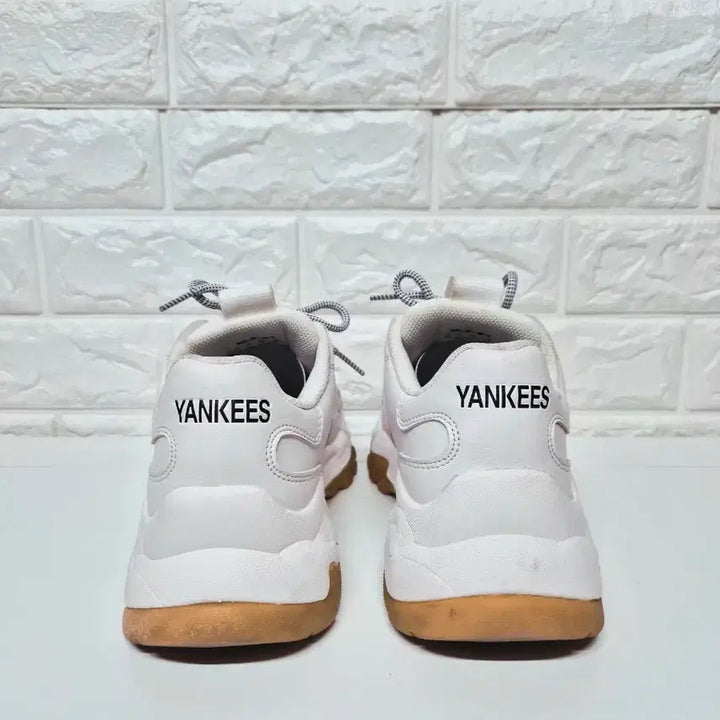 [BUNJANG] MLB New York Yankees Chunky Sneakers / MLB 뉴욕양키스 빅볼 청키 스니커즈 운동화 240mm